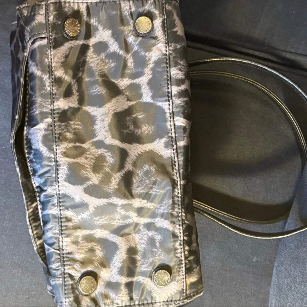 Michael KORS Kelsey black and gray leopard nylon medium shoulder purse